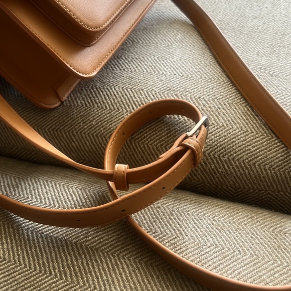 Like new vegan leather Pixie Mood Zoe crossbody bag. Honey color. - Picture 6 of 6